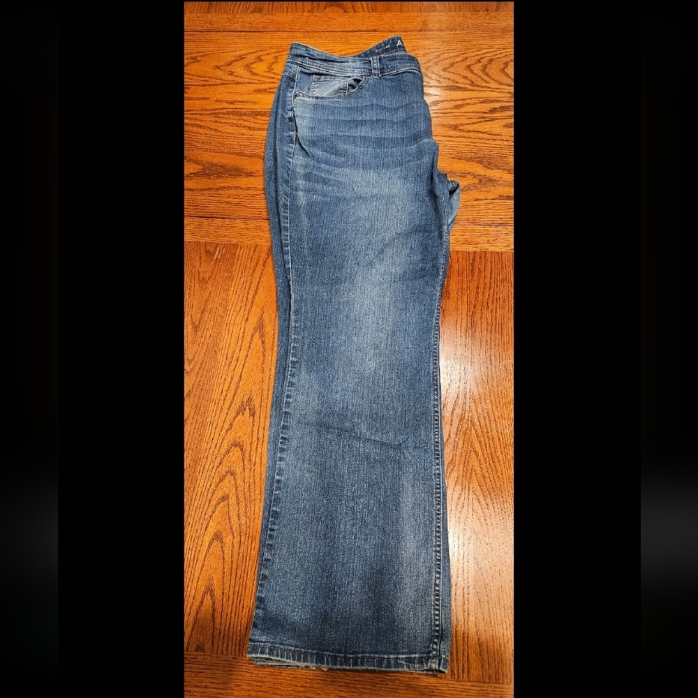 Apt 9 Women's Bootcut Blue Jeans 18W - Picture 2 of 6